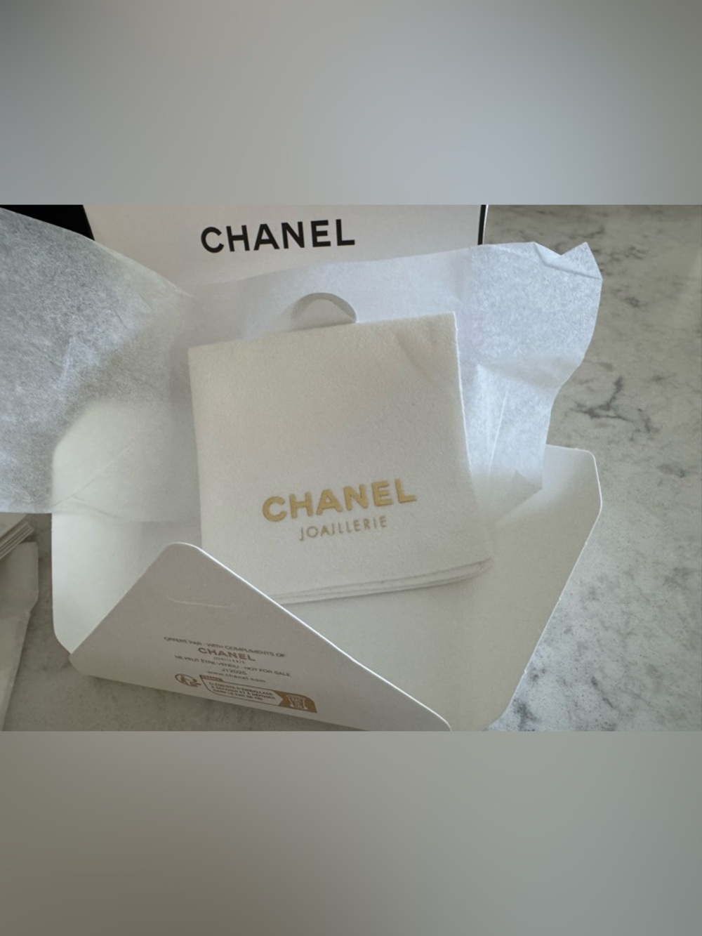 Chanel Ribbon & Packaging Set in White & Black - Picture 14 of 16